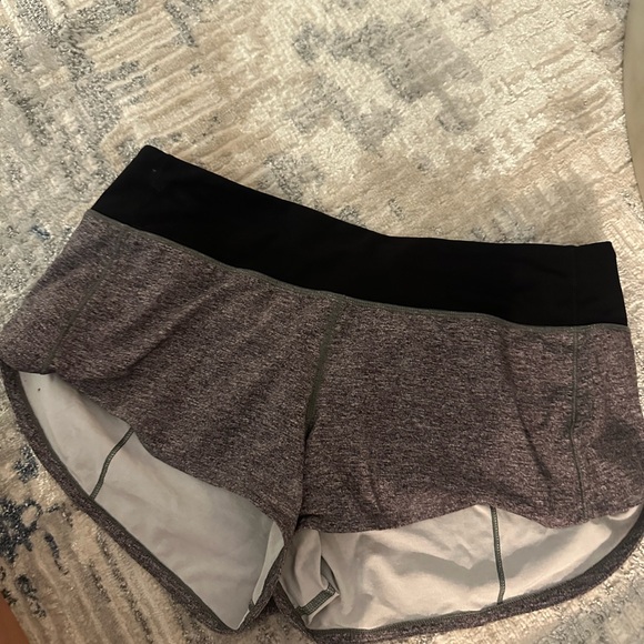 lululemon athletica Women's Black and Heathered Gray Athletic Shorts - Picture 3 of 3